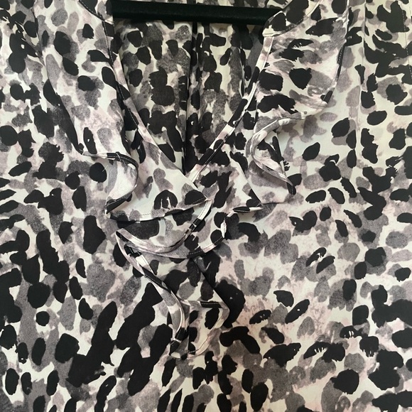 Banana Republic Patterned Blouse - Picture 3 of 4